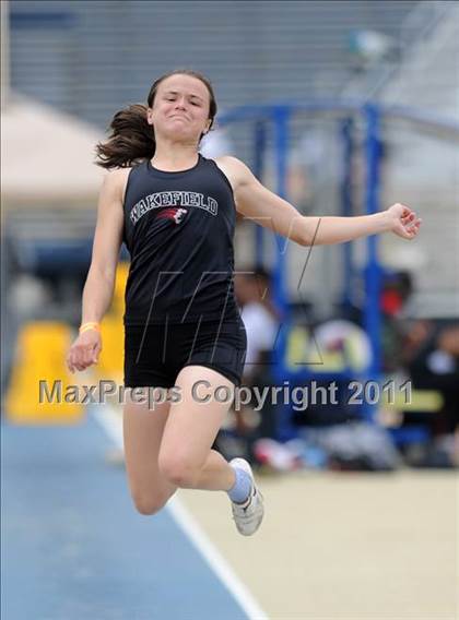 Thumbnail 2 in NCHSAA 4A Track & Field Championships photogallery.