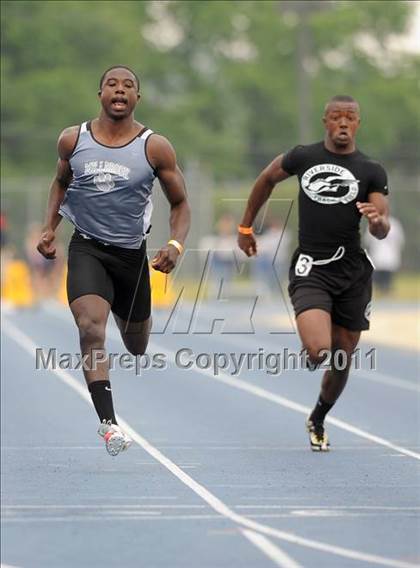 Thumbnail 1 in NCHSAA 4A Track & Field Championships photogallery.