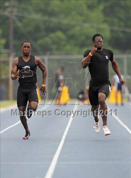 Thumbnail 2 in NCHSAA 4A Track & Field Championships photogallery.