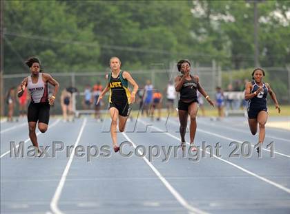 Thumbnail 3 in NCHSAA 4A Track & Field Championships photogallery.