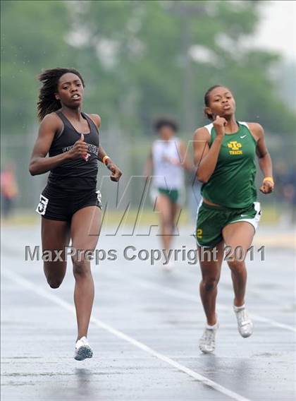 Thumbnail 1 in NCHSAA 4A Track & Field Championships photogallery.