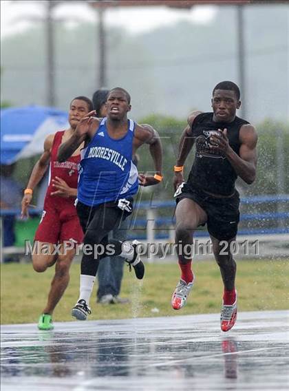 Thumbnail 3 in NCHSAA 4A Track & Field Championships photogallery.
