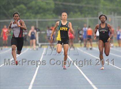Thumbnail 1 in NCHSAA 4A Track & Field Championships photogallery.