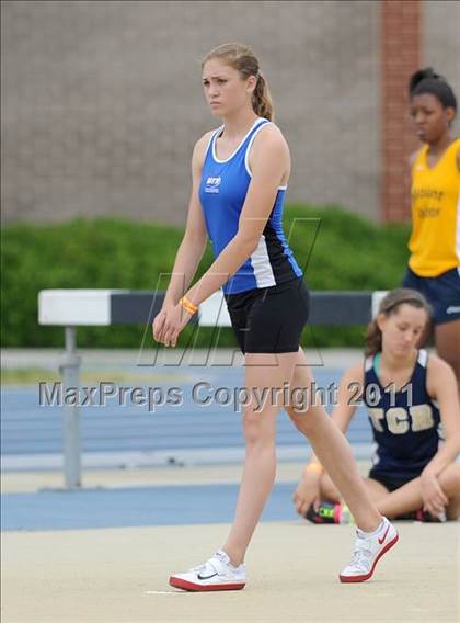 Thumbnail 1 in NCHSAA 4A Track & Field Championships photogallery.