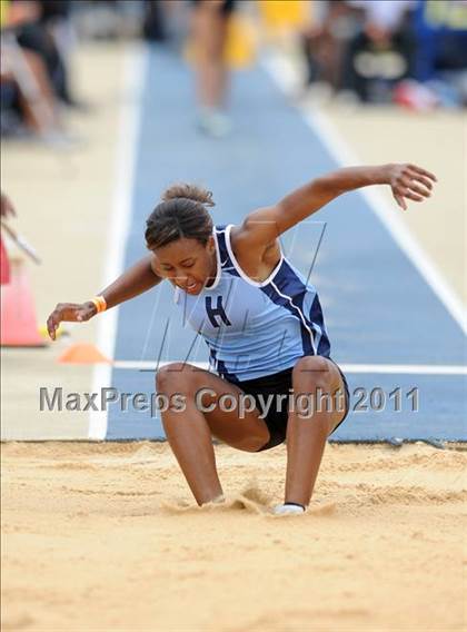 Thumbnail 1 in NCHSAA 4A Track & Field Championships photogallery.