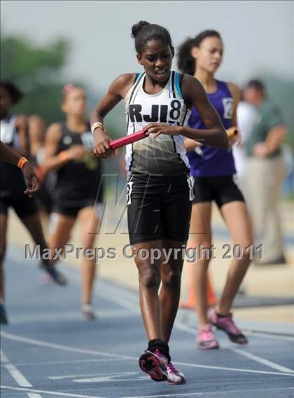 Thumbnail 2 in NCHSAA 4A Track & Field Championships photogallery.