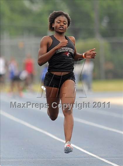 Thumbnail 1 in NCHSAA 4A Track & Field Championships photogallery.