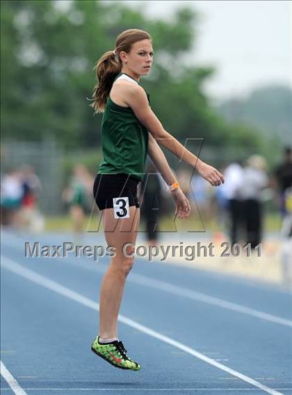 Thumbnail 1 in NCHSAA 4A Track & Field Championships photogallery.