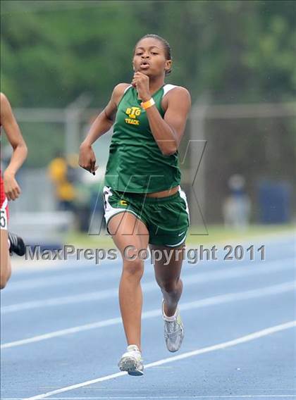 Thumbnail 1 in NCHSAA 4A Track & Field Championships photogallery.