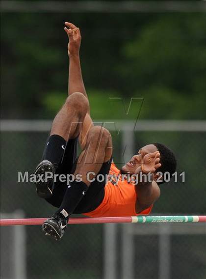 Thumbnail 2 in NCHSAA 4A Track & Field Championships photogallery.