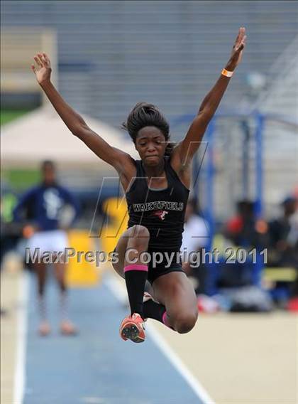 Thumbnail 1 in NCHSAA 4A Track & Field Championships photogallery.