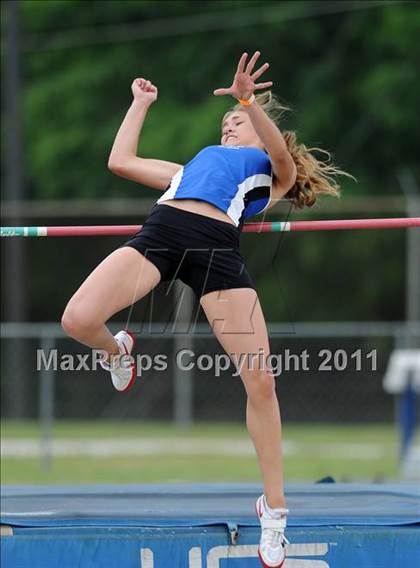 Thumbnail 2 in NCHSAA 4A Track & Field Championships photogallery.