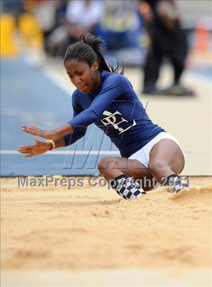 Thumbnail 2 in NCHSAA 4A Track & Field Championships photogallery.