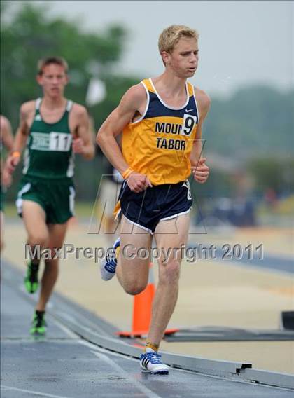 Thumbnail 1 in NCHSAA 4A Track & Field Championships photogallery.