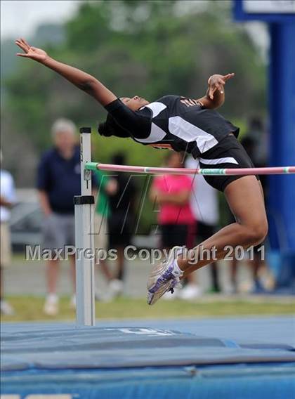 Thumbnail 2 in NCHSAA 4A Track & Field Championships photogallery.
