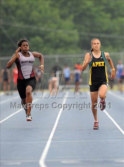 Thumbnail 2 in NCHSAA 4A Track & Field Championships photogallery.
