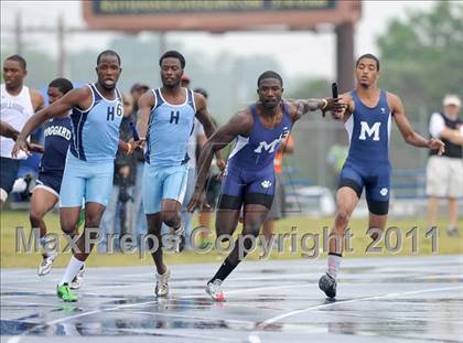 Thumbnail 3 in NCHSAA 4A Track & Field Championships photogallery.