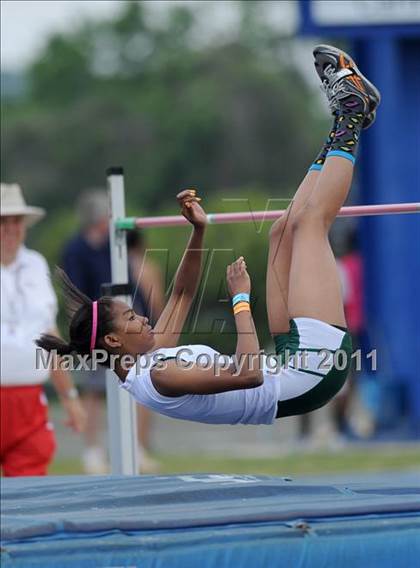 Thumbnail 1 in NCHSAA 4A Track & Field Championships photogallery.