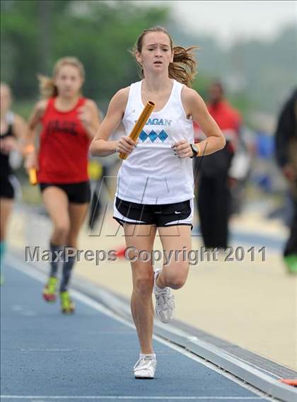 Thumbnail 1 in NCHSAA 4A Track & Field Championships photogallery.