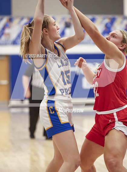 Thumbnail 3 in Laquey vs Crane (Bill Rowe's Queen City Showcase) photogallery.