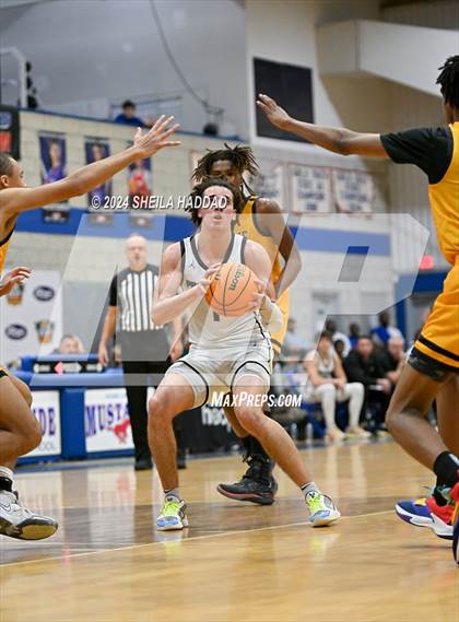 Thumbnail 3 in Providence School vs Blake (Sun Bash Tampa) photogallery.