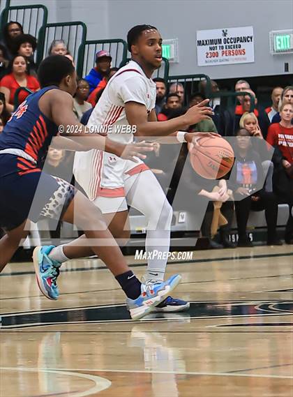 Thumbnail 1 in Binghamton vs. Peekskill (NYSPHSAA Class AA Regional Semifinal) photogallery.