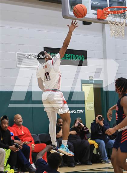 Thumbnail 2 in Binghamton vs. Peekskill (NYSPHSAA Class AA Regional Semifinal) photogallery.