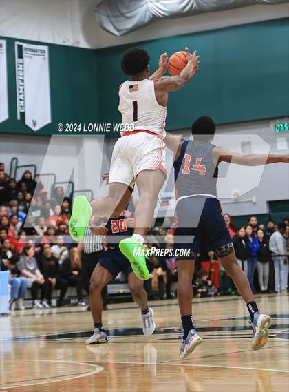 Thumbnail 3 in Binghamton vs. Peekskill (NYSPHSAA Class AA Regional Semifinal) photogallery.