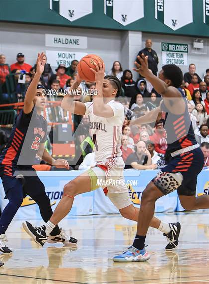 Thumbnail 1 in Binghamton vs. Peekskill (NYSPHSAA Class AA Regional Semifinal) photogallery.