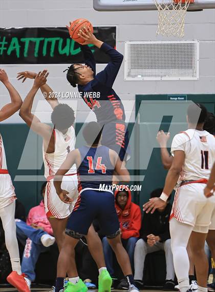Thumbnail 2 in Binghamton vs. Peekskill (NYSPHSAA Class AA Regional Semifinal) photogallery.
