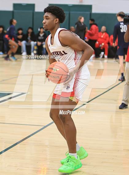 Thumbnail 3 in Binghamton vs. Peekskill (NYSPHSAA Class AA Regional Semifinal) photogallery.
