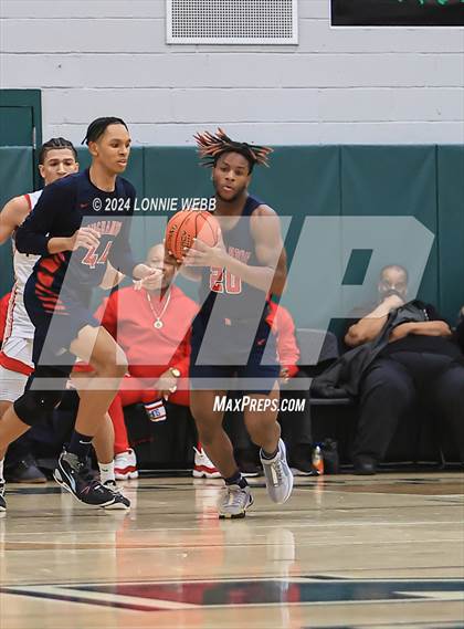 Thumbnail 3 in Binghamton vs. Peekskill (NYSPHSAA Class AA Regional Semifinal) photogallery.