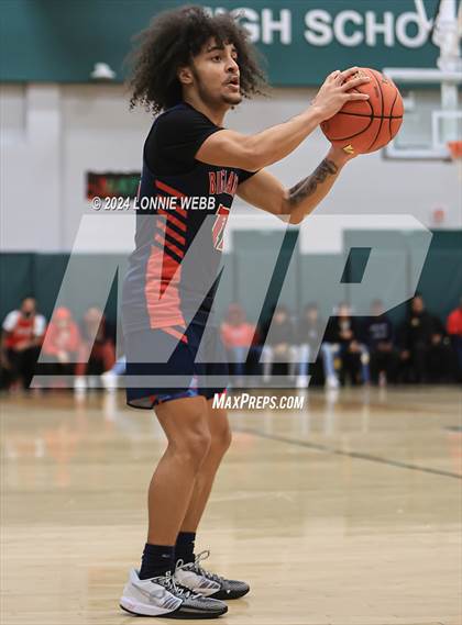 Thumbnail 3 in Binghamton vs. Peekskill (NYSPHSAA Class AA Regional Semifinal) photogallery.