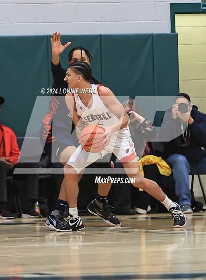 Thumbnail 3 in Binghamton vs. Peekskill (NYSPHSAA Class AA Regional Semifinal) photogallery.