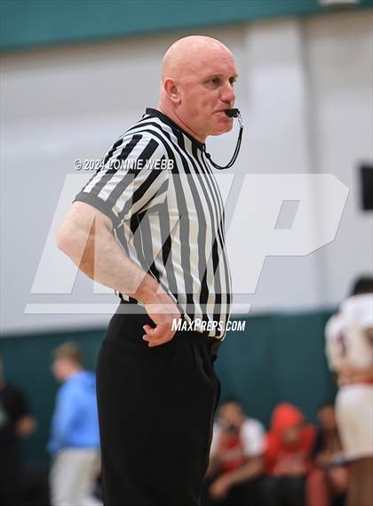 Thumbnail 3 in Binghamton vs. Peekskill (NYSPHSAA Class AA Regional Semifinal) photogallery.