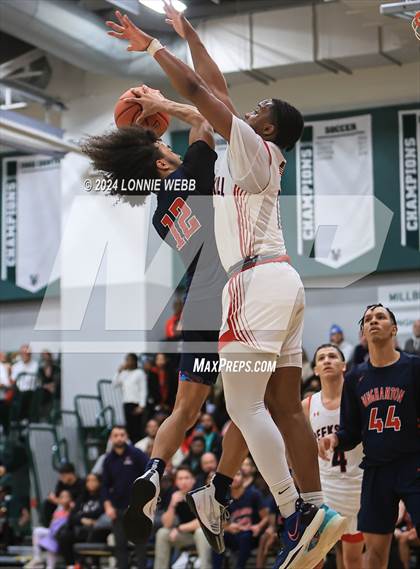 Thumbnail 2 in Binghamton vs. Peekskill (NYSPHSAA Class AA Regional Semifinal) photogallery.