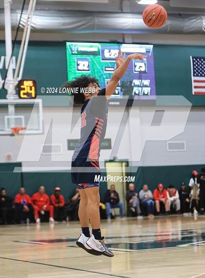 Thumbnail 1 in Binghamton vs. Peekskill (NYSPHSAA Class AA Regional Semifinal) photogallery.