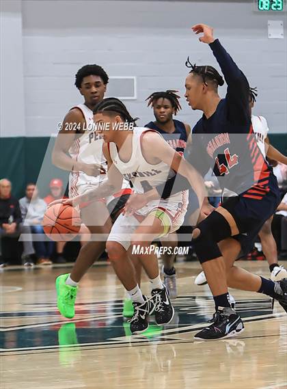 Thumbnail 2 in Binghamton vs. Peekskill (NYSPHSAA Class AA Regional Semifinal) photogallery.
