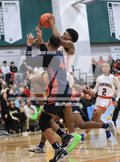 Thumbnail 3 in Binghamton vs. Peekskill (NYSPHSAA Class AA Regional Semifinal) photogallery.