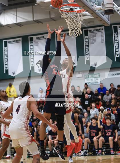 Thumbnail 1 in Binghamton vs. Peekskill (NYSPHSAA Class AA Regional Semifinal) photogallery.