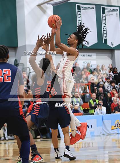 Thumbnail 2 in Binghamton vs. Peekskill (NYSPHSAA Class AA Regional Semifinal) photogallery.