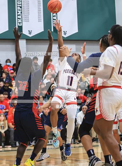 Thumbnail 2 in Binghamton vs. Peekskill (NYSPHSAA Class AA Regional Semifinal) photogallery.