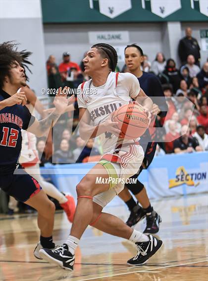 Thumbnail 3 in Binghamton vs. Peekskill (NYSPHSAA Class AA Regional Semifinal) photogallery.