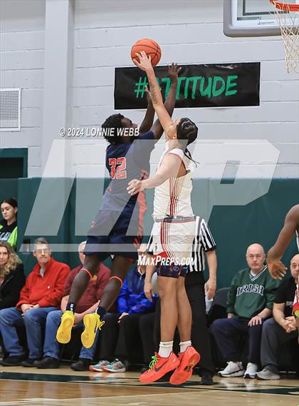 Thumbnail 2 in Binghamton vs. Peekskill (NYSPHSAA Class AA Regional Semifinal) photogallery.