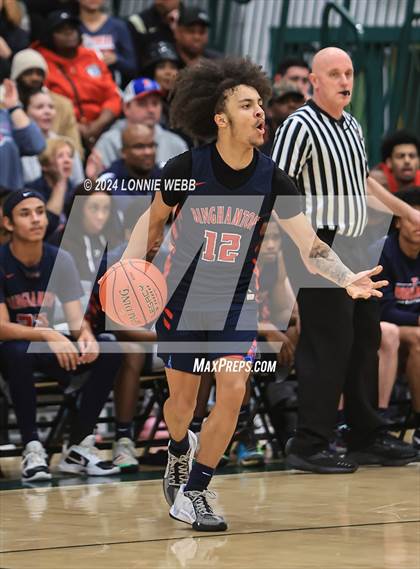 Thumbnail 3 in Binghamton vs. Peekskill (NYSPHSAA Class AA Regional Semifinal) photogallery.
