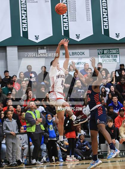 Thumbnail 2 in Binghamton vs. Peekskill (NYSPHSAA Class AA Regional Semifinal) photogallery.
