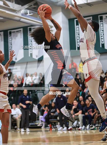 Thumbnail 3 in Binghamton vs. Peekskill (NYSPHSAA Class AA Regional Semifinal) photogallery.