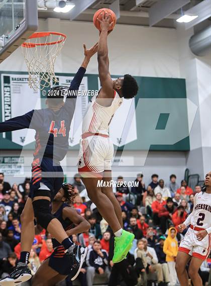 Thumbnail 1 in Binghamton vs. Peekskill (NYSPHSAA Class AA Regional Semifinal) photogallery.
