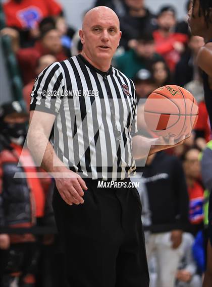 Thumbnail 2 in Binghamton vs. Peekskill (NYSPHSAA Class AA Regional Semifinal) photogallery.