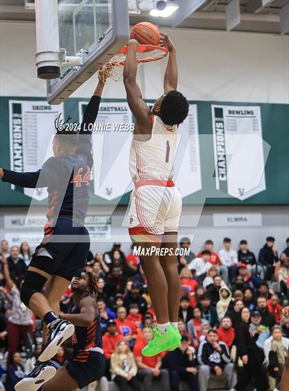 Thumbnail 3 in Binghamton vs. Peekskill (NYSPHSAA Class AA Regional Semifinal) photogallery.